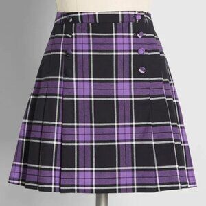 NWOT Black Friday Plaid Purple, Black & White Pleated Skirt in Size 16